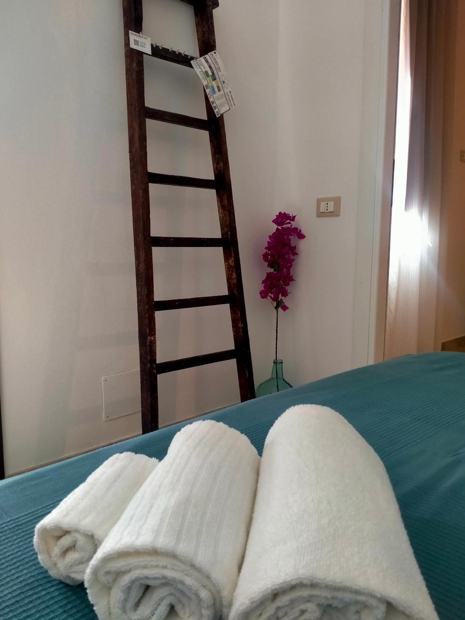 Ferienwohnung A Casa Tutti Bene Trapani Exterior foto